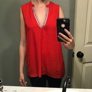 Women’s Sleeveless Blouse